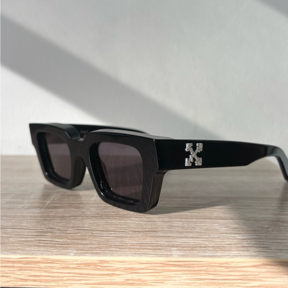 Off-WhiteVirgil Sunglasses Black
ONE SIZE / Black
Off-White